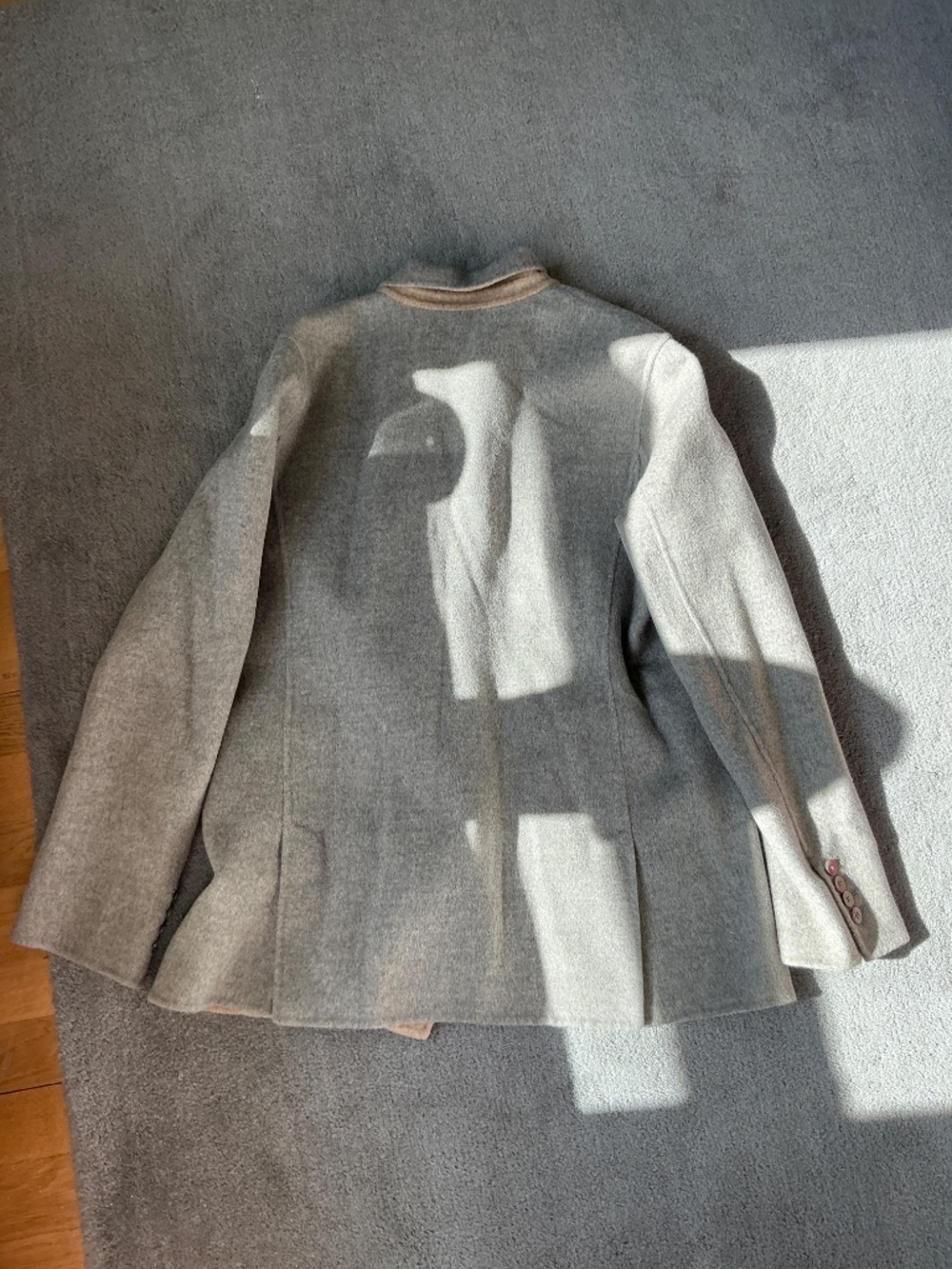 Elie Tahari soft wool outerwear blazer - Picture 5 of 5